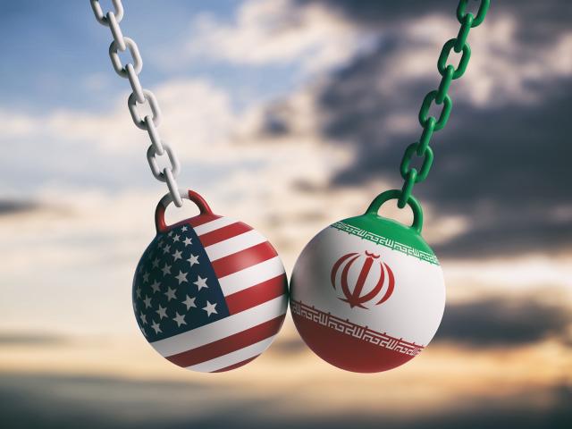 Investor menunggu balasan Iran, harga minyak dan emas melonjak 